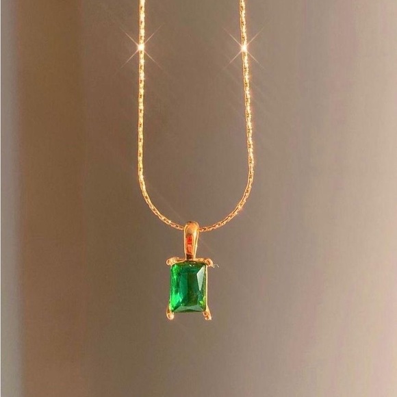 Green emerald necklace, Emerald Necklace, green gem necklace, layered necklace - Picture 1 of 5